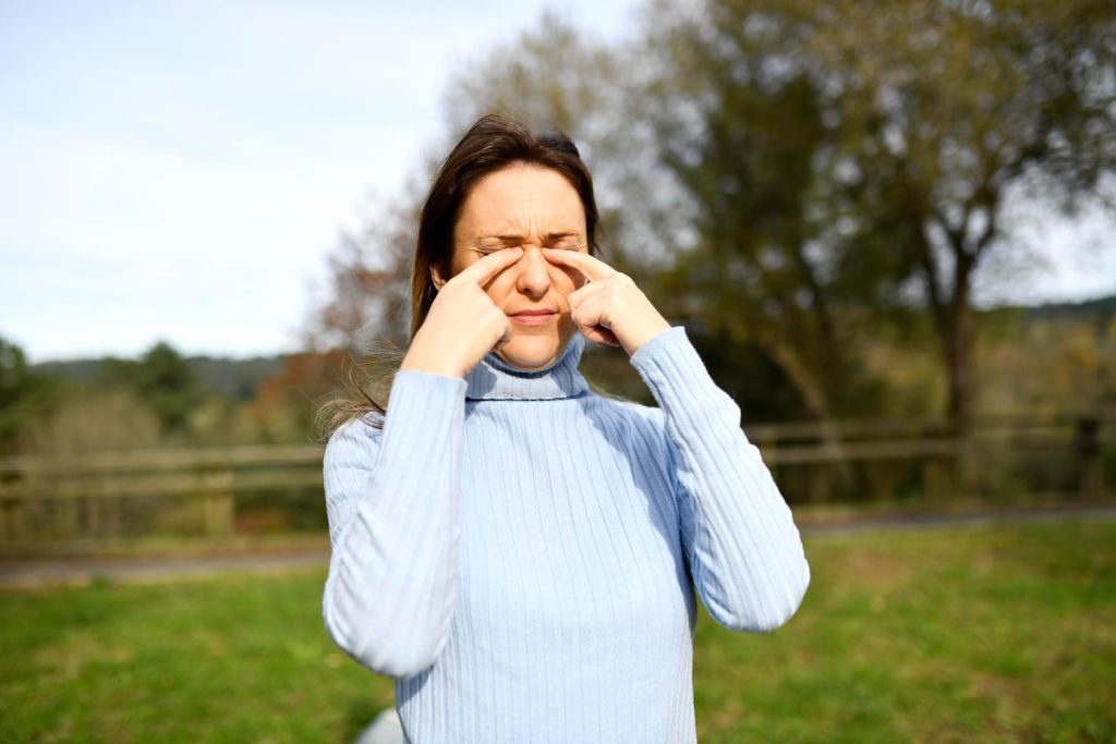 Eye Irritation in Summer: Causes, Symptoms, Relief Strategies